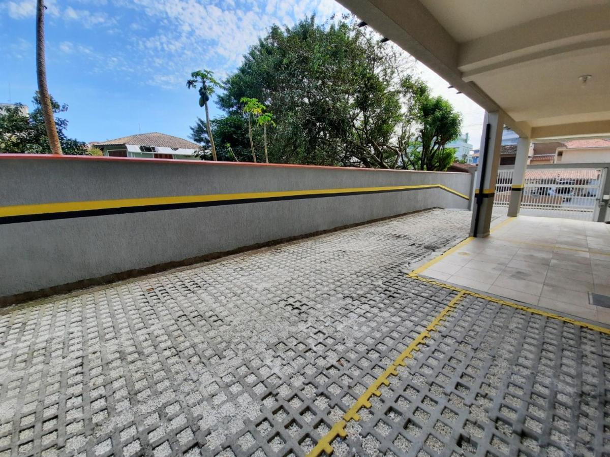 Apartamento 3 Quartos 8 Pessoas A 50 Mts Da Praia De Bombas, A 100M Da Passarela Do Ribeiro بومبينهاس المظهر الخارجي الصورة